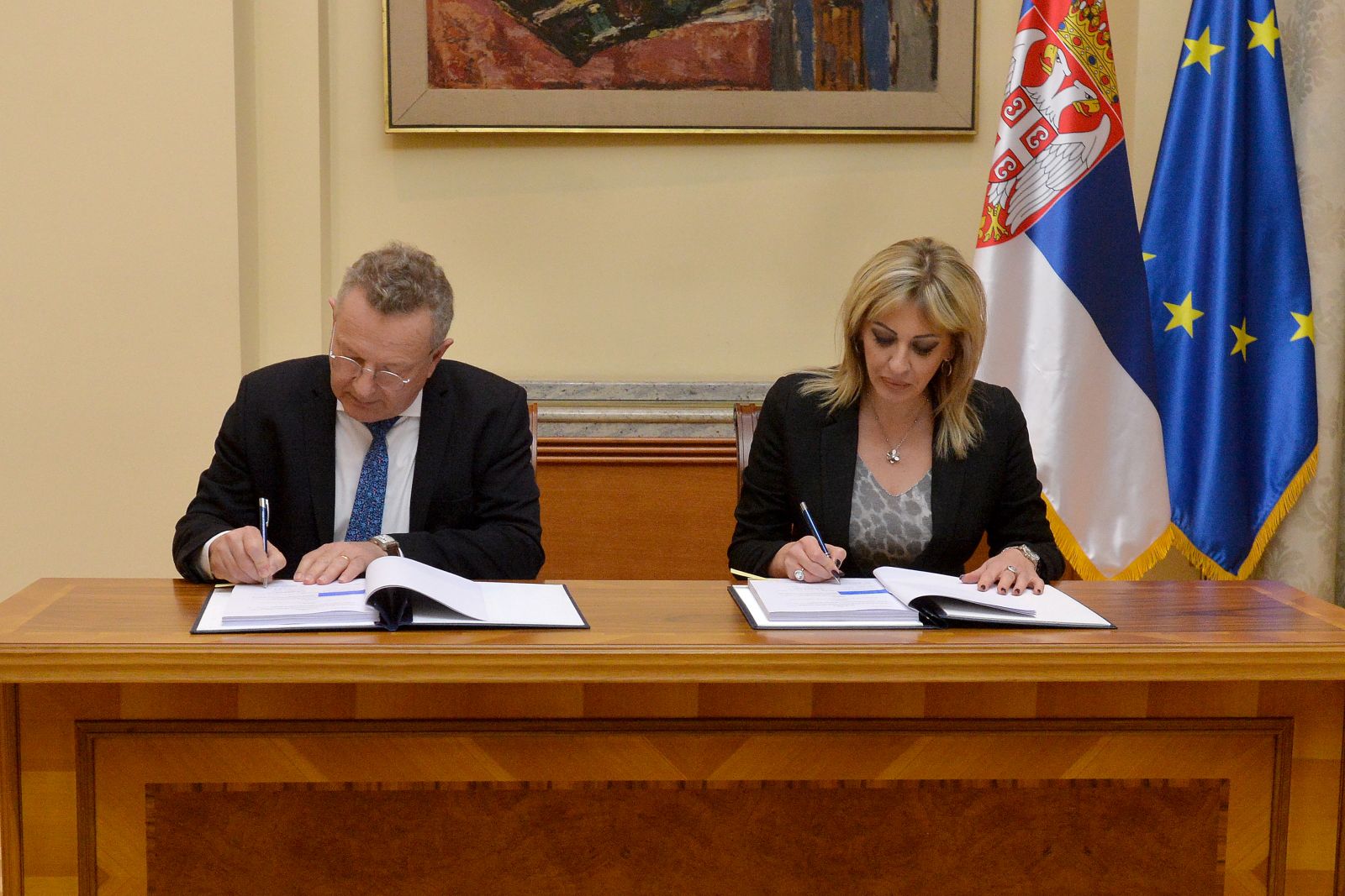 Ј. Јоксимовић: Потписан споразум којим ће се збринути још 900 избегличких породица у Србији