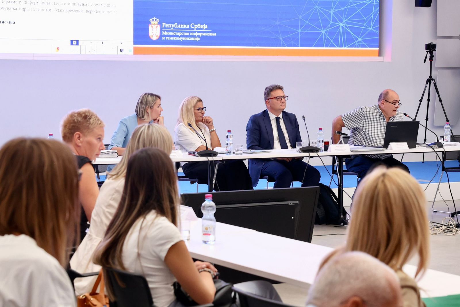 The first round table was held as part of the public debate on the Draft Law on Public Information and Media and the Draft Law on Electronic Media