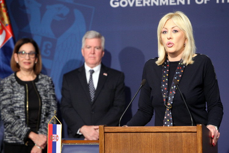 Америчка влада обезбедила 9 милиона долара за јачање привреде и унапређење рада институција у Србији