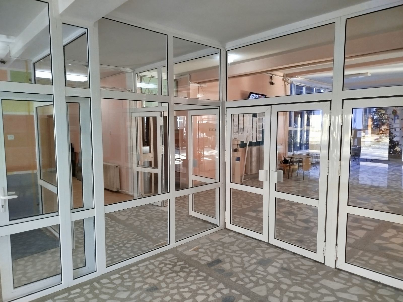 Друго полугодиште у топлијим учионицама у Основној школи „Горња Јабланица“ у Медвеђи уз подршку Европске уније